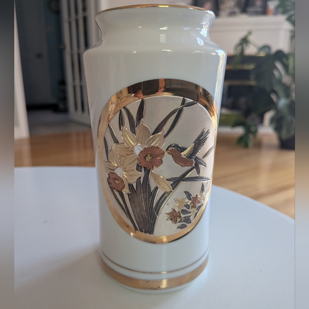 Art of Chokin White Vase 24 karat Gold Rim Vintage